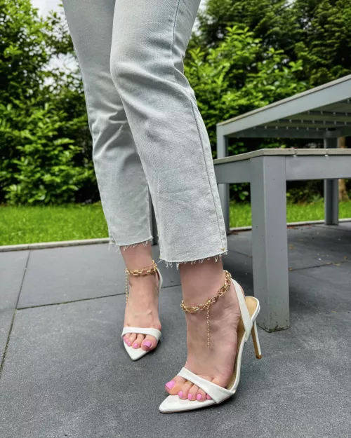 These heels, yay or nah? 😜