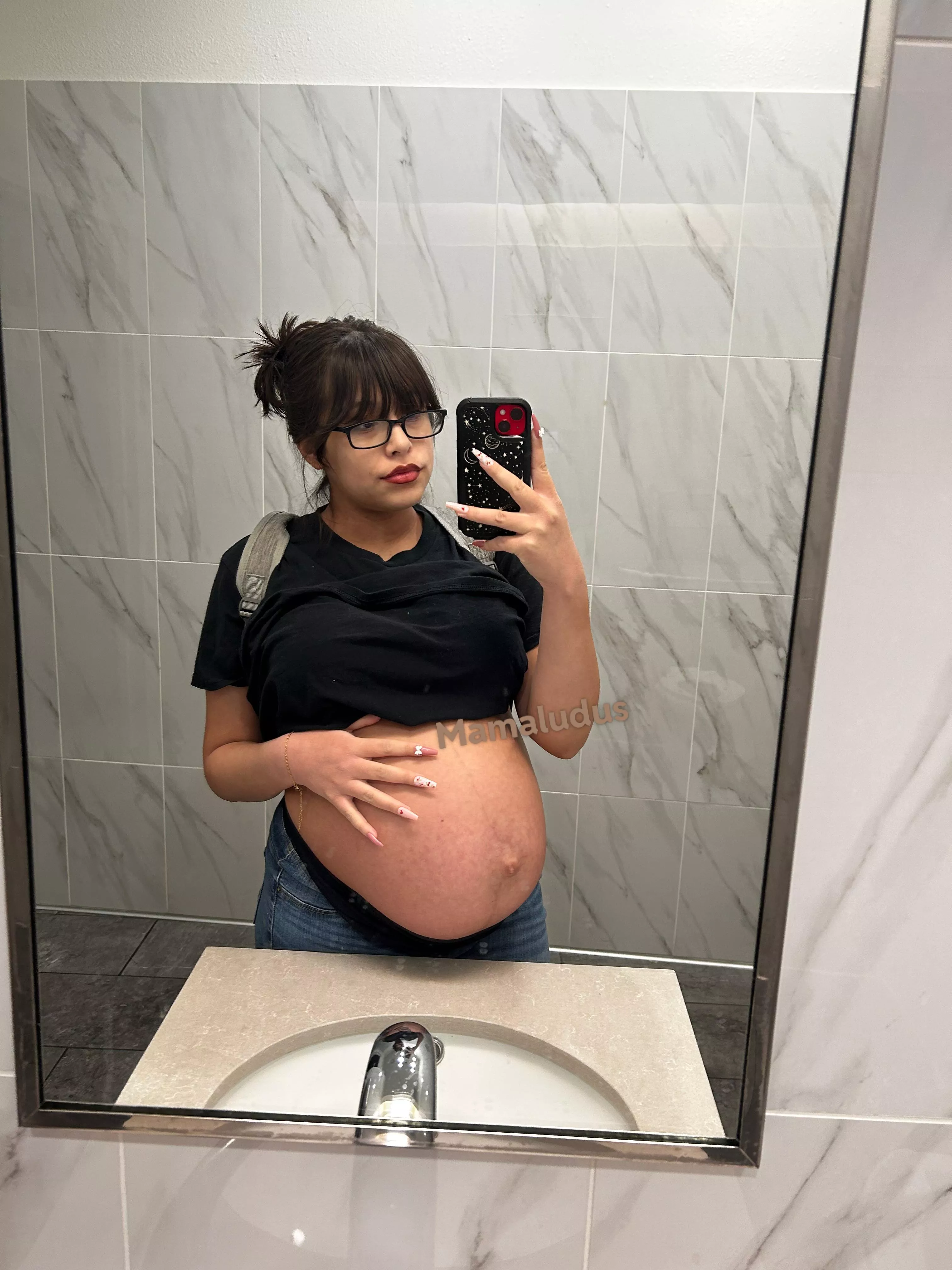 34w today and I’m anxiously waiting for my milk to come in 