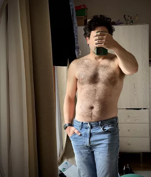 [50] anyone help me apply sunscreen?