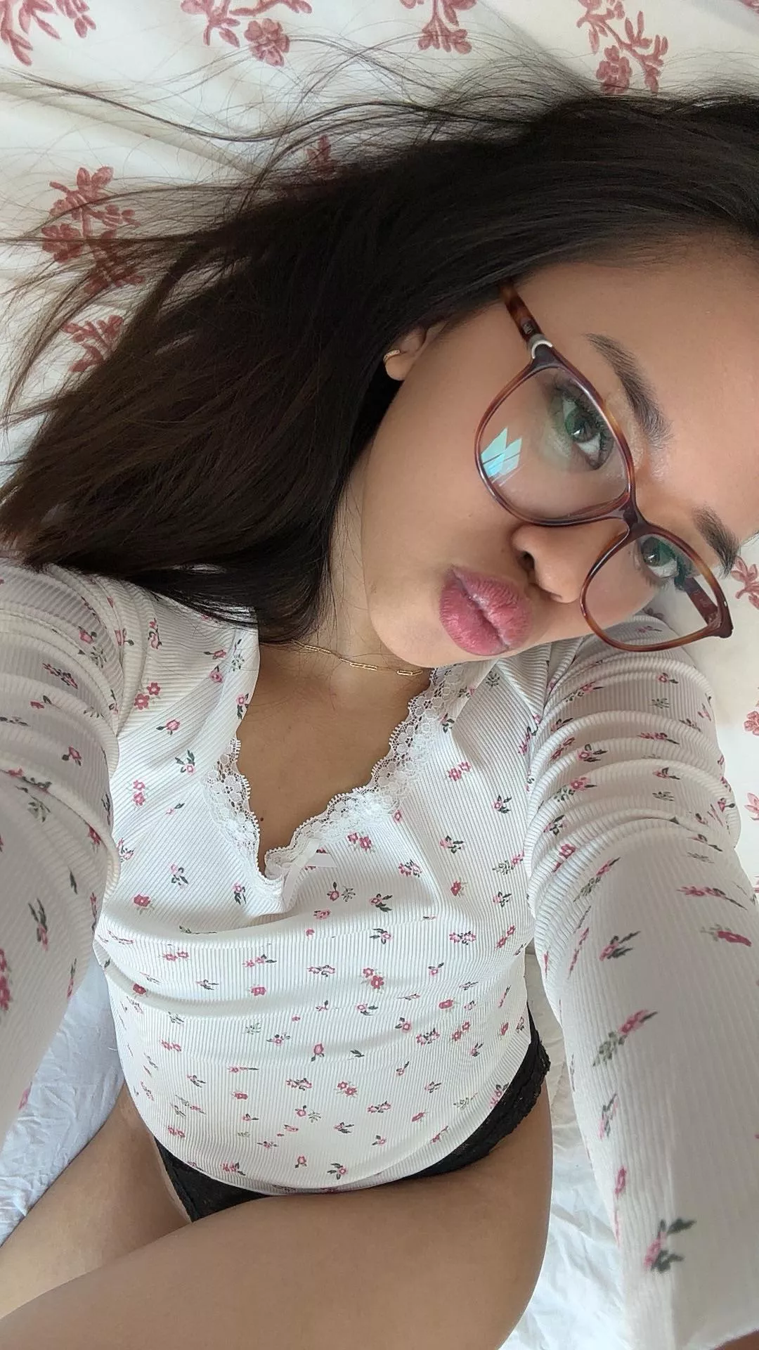 Everything is small except my lips 🤪