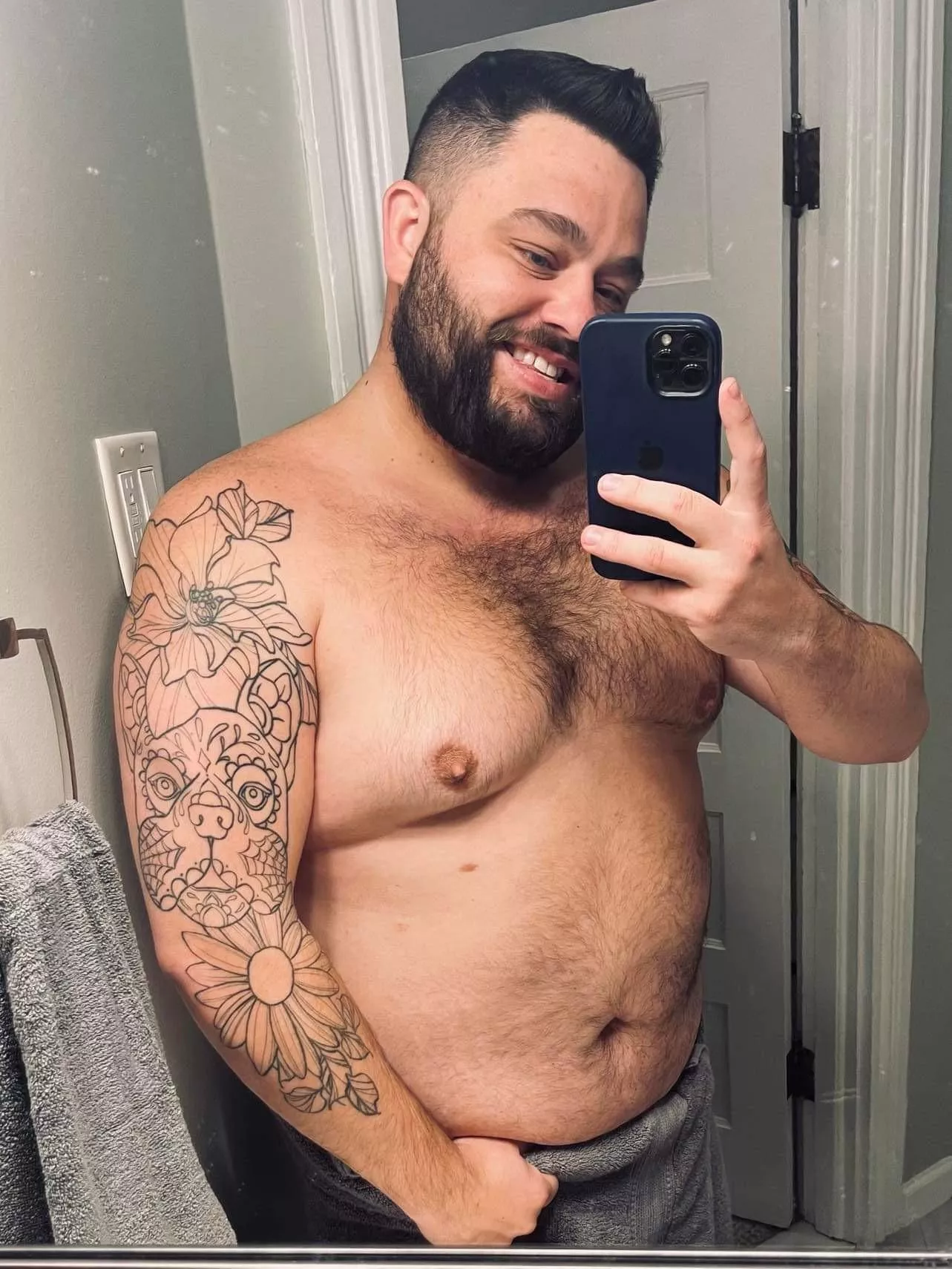 Here’s a better pic, I hate the dirty mirror lol. My fiancé gets a lot of love, hoping it’s my turn now.