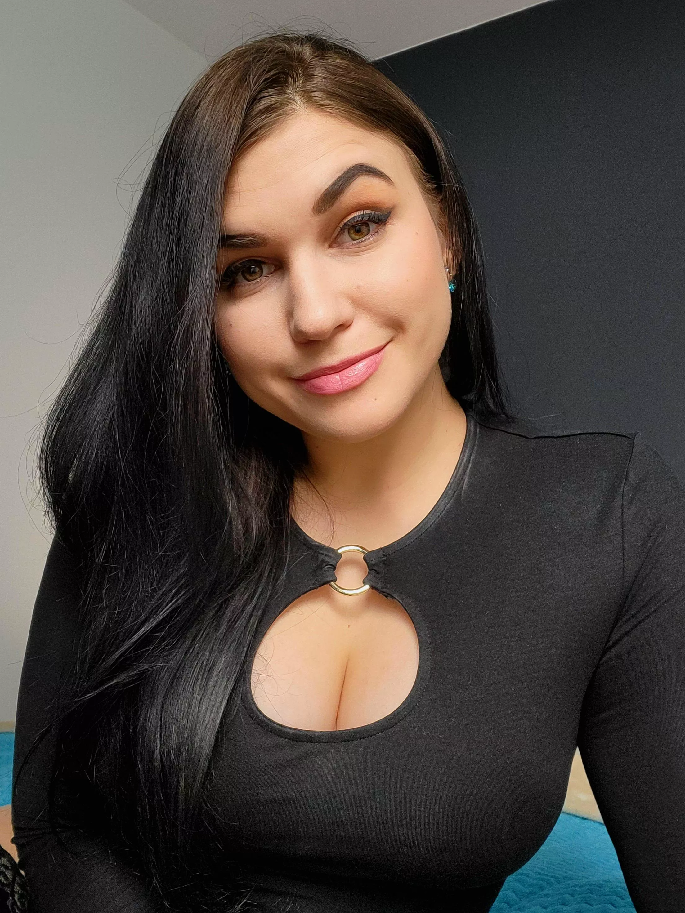 Heyy welcome to my show on @chaturbate ☺️ [Tiny_hat] 