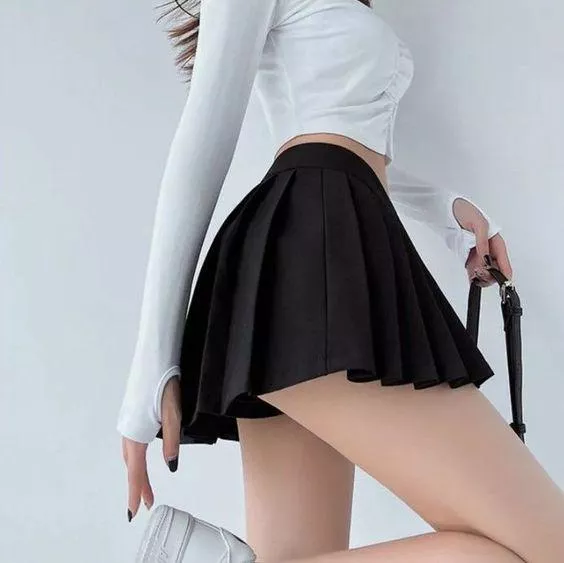 how do you like my new outfit? click comments