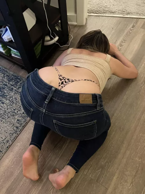 I know you can’t look away [f]