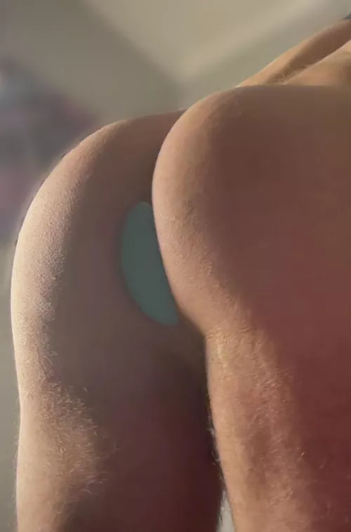 I really like this pic, and butt plugs 