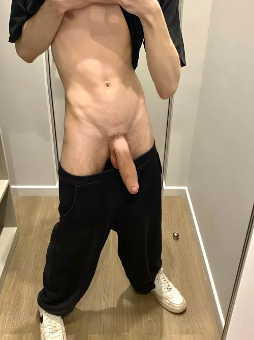 I'd love to be sucked off in the changing room.