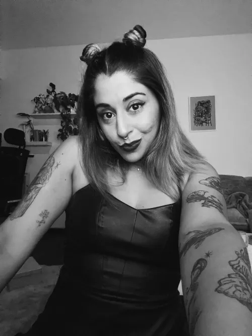 Latina Girl ready to make your fantasies comes true! 🫦 Fetish lover, tell me your dirty desires… I’m sure I can blow your mind 💦