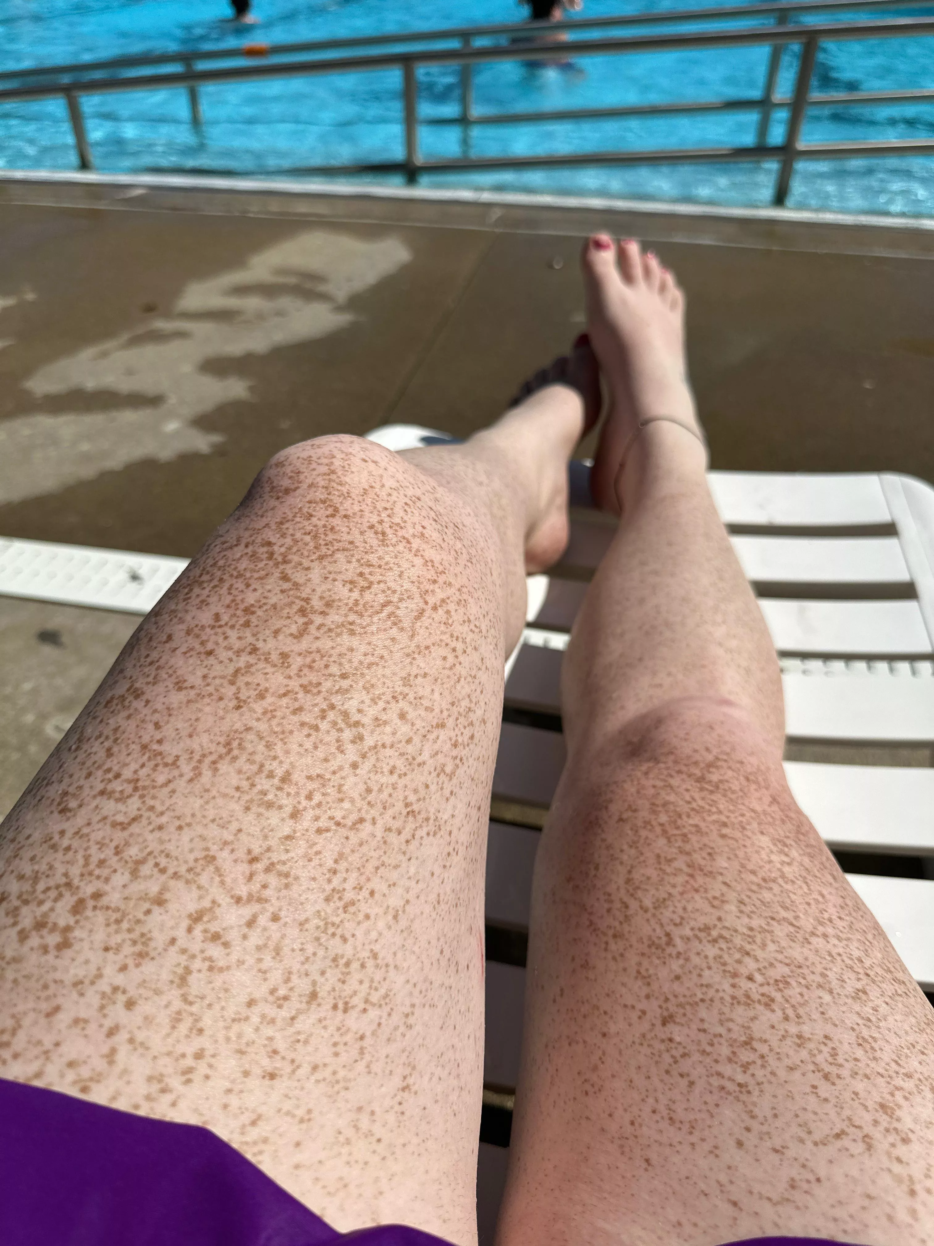 Leg frex for your Tuesday enjoyment 