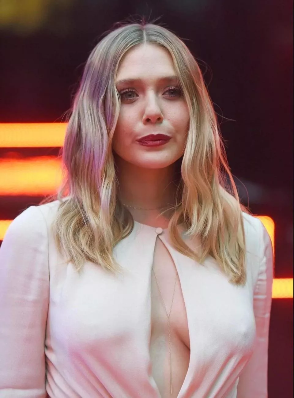 Let’s get bi for Elizabeth Olsen 