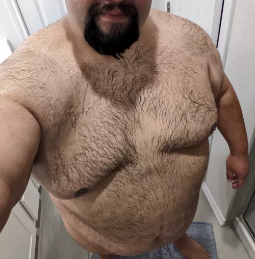 Long day at work, I'm just ready to relax and game tonight! But first ladies, a post shower pic that hopefully brightens your evening 🙂