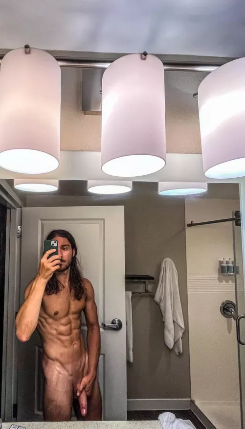 Mirrors are always a good excuse for a pic