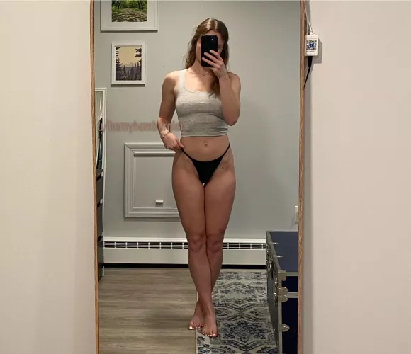 Petite but strong legs 😉☺️