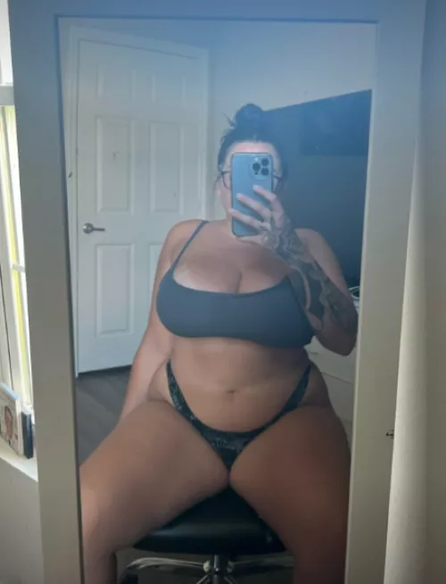 Sometimes I cum infront of a mirror so I can see how I look like as it ooze out of me.