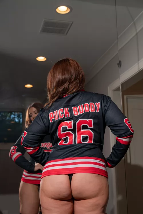 Wanna be puck buddies?