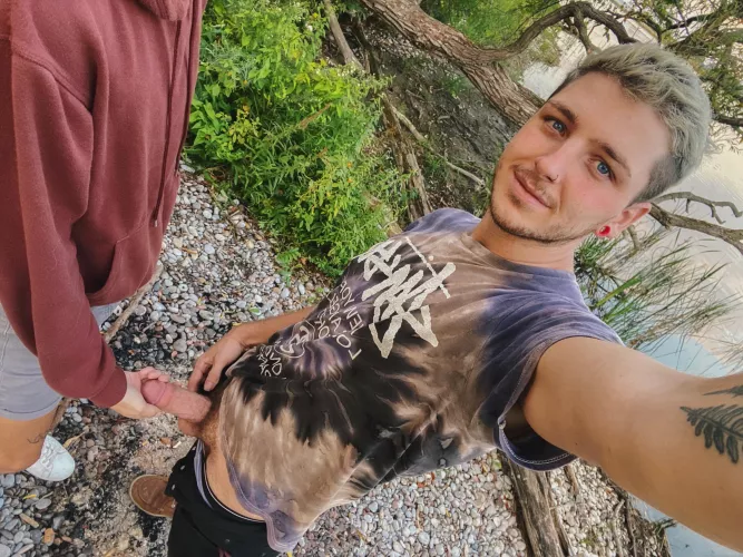 when they’re brave enough to grab your cock at the beach 😩🥴