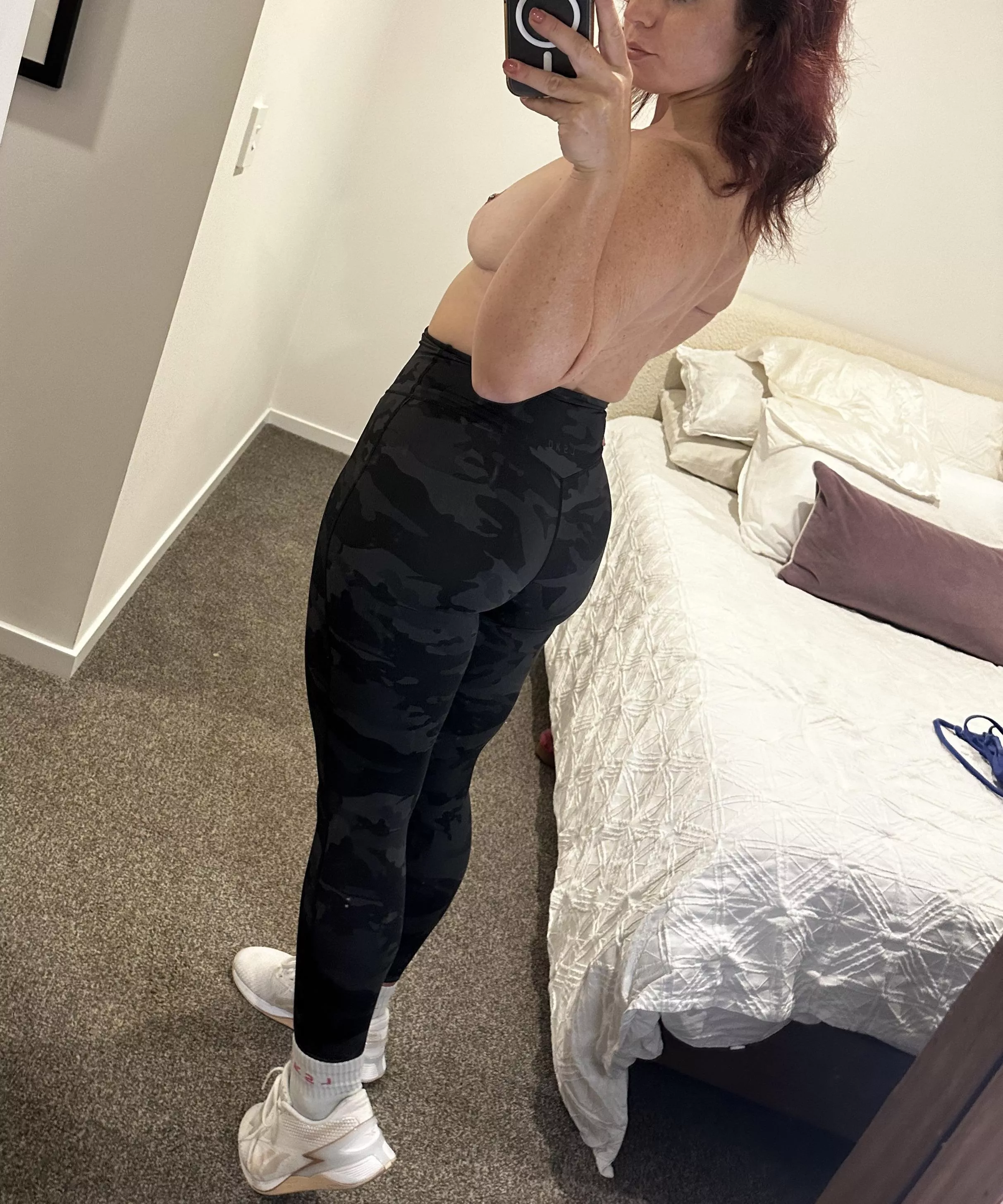 Who thinks I should do a topless workout in a gym?