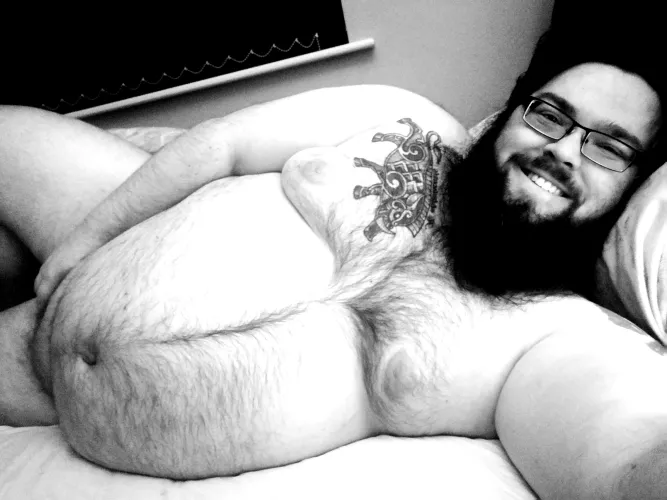 Anyone want to adopt a chubby British nerd 😂 (40, UK) 