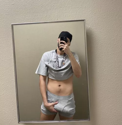 Grey on grey. (30’s)