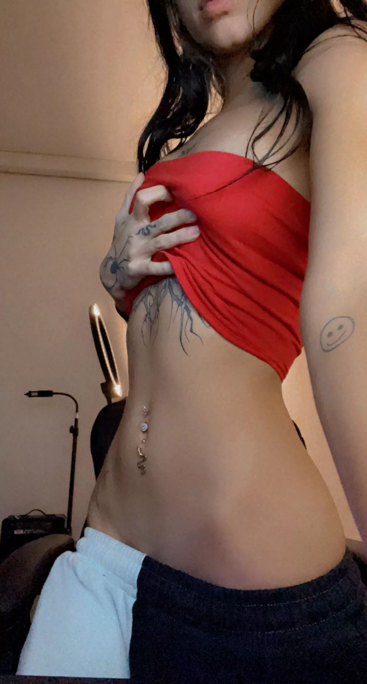 Guys who appreciate girls with small tits are my favourite