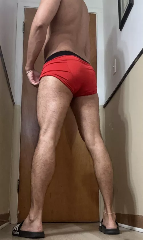 Leg day gets glutes burnin'