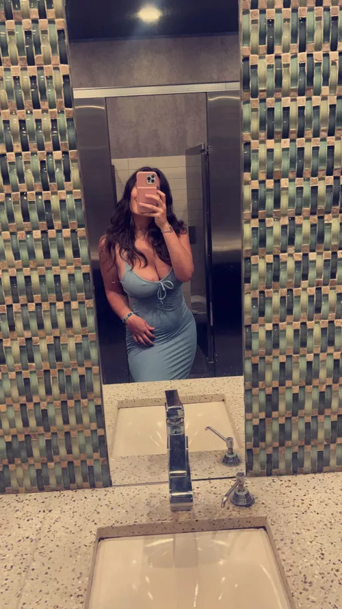 meet me in the bar bathroom ;)