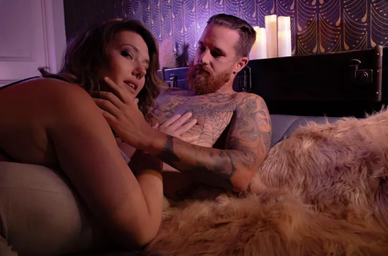 Newly verified, come see us at chaturbate.com/noiejay