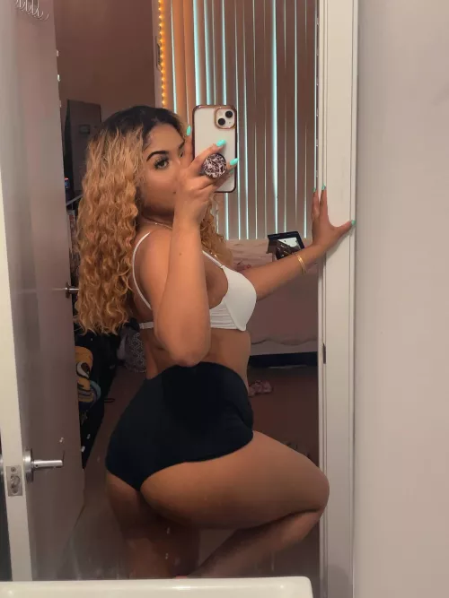 Wanna keep me company? 