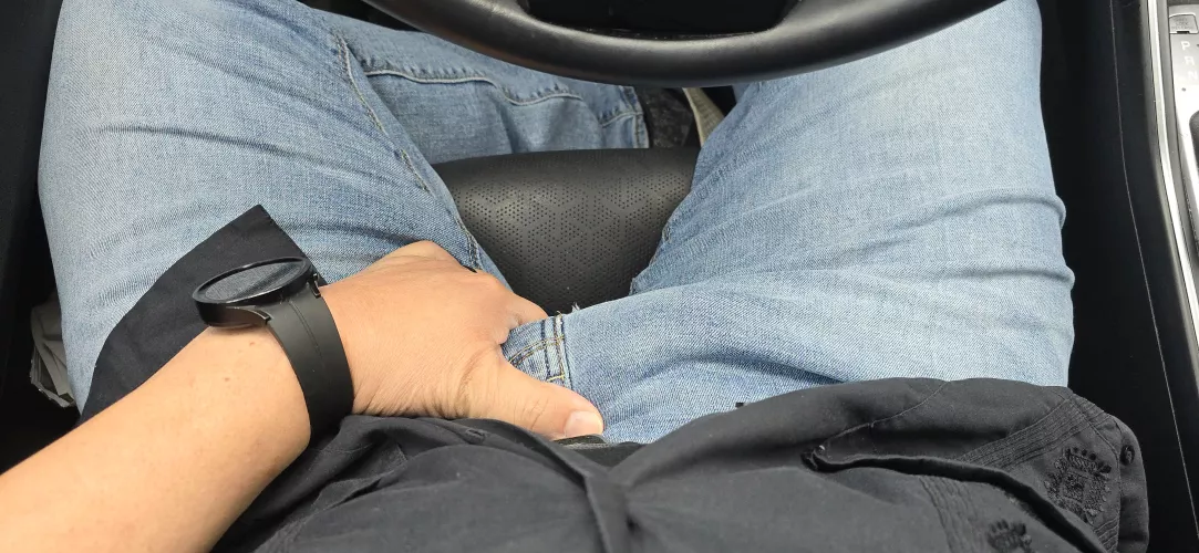 Work colleagues were a little extra flirty today (45)