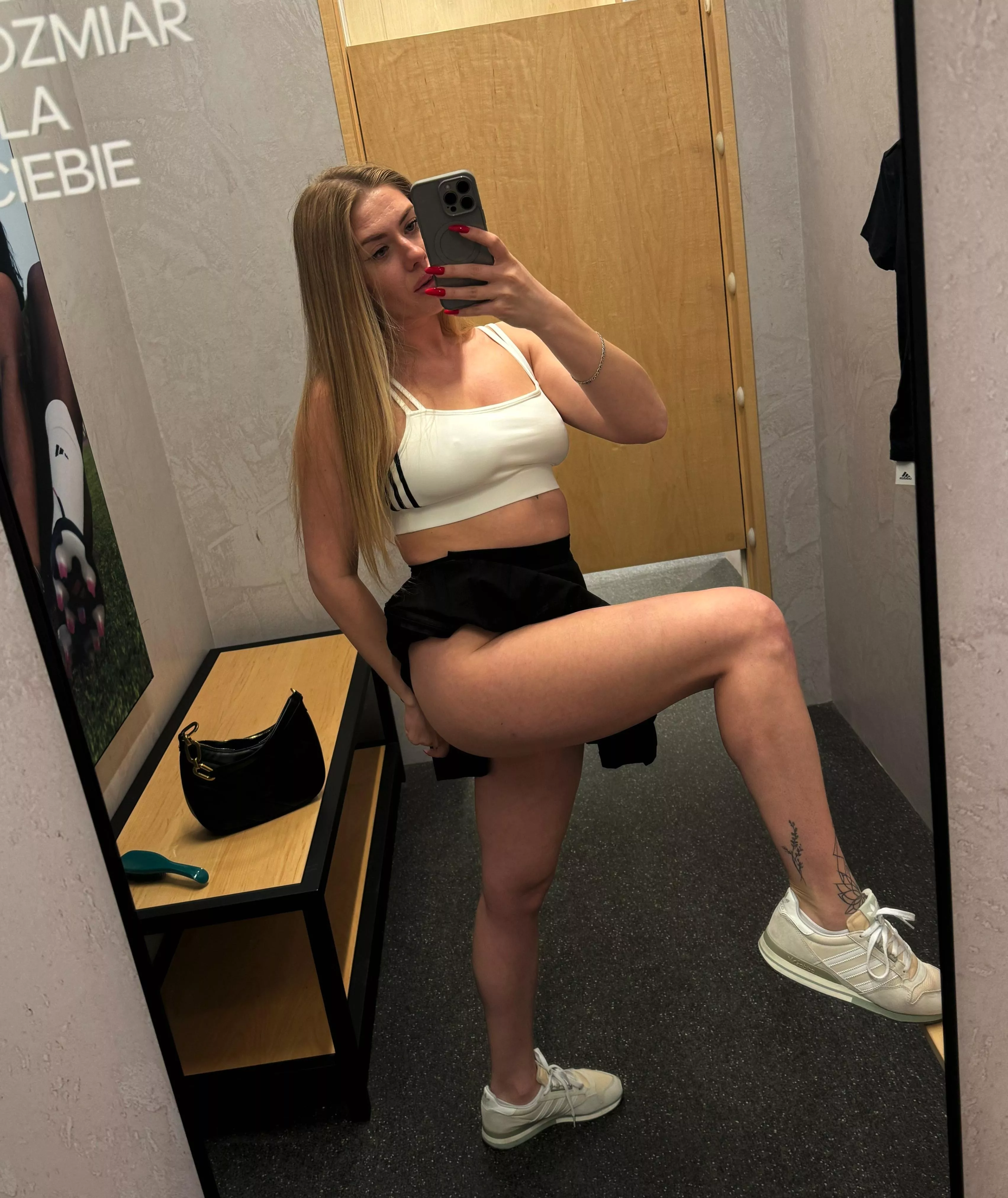 Blondes are the hottest, aren't they