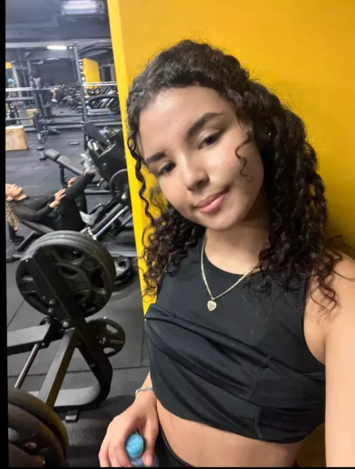 Can I pull off crop tops? Not really sure...