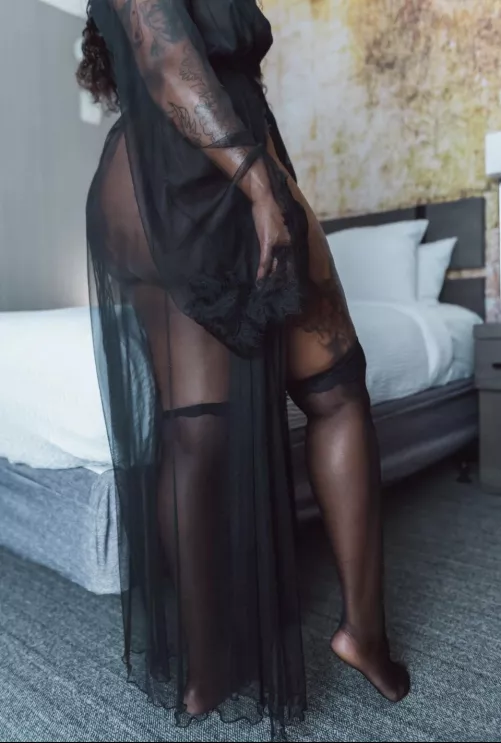 Can you imagine being under this ass... 