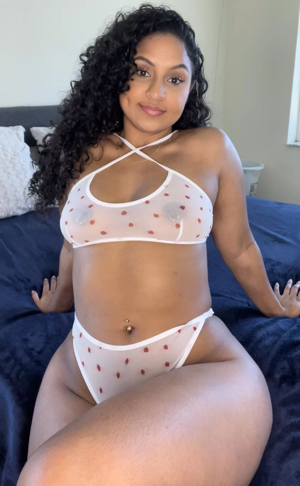 [F] Choose, a slow and gentle cuddle fuck, or pound my pussy until I scream? 😈