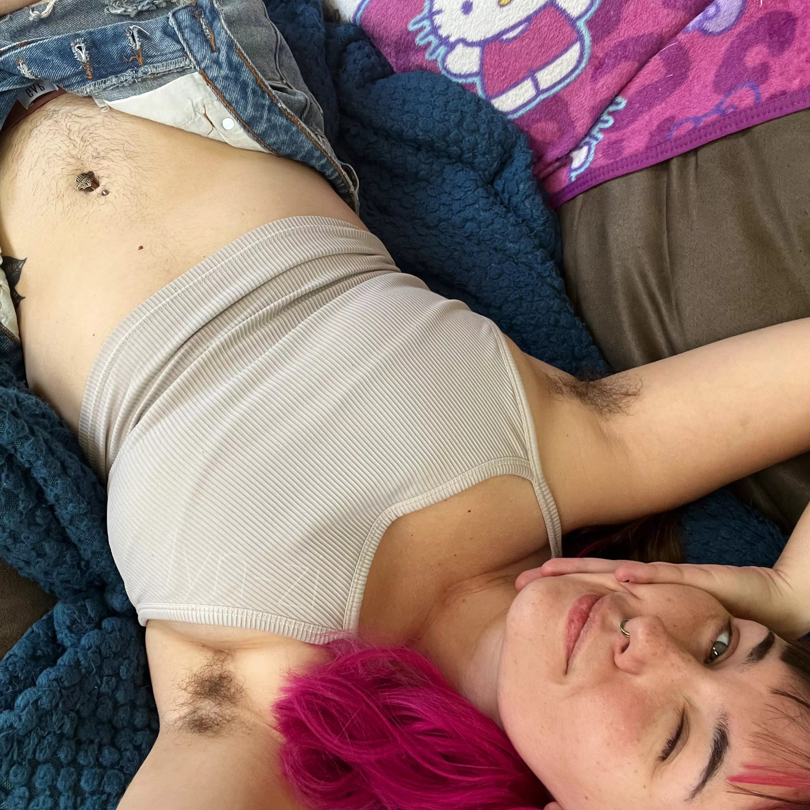 hair travels on my body 😋