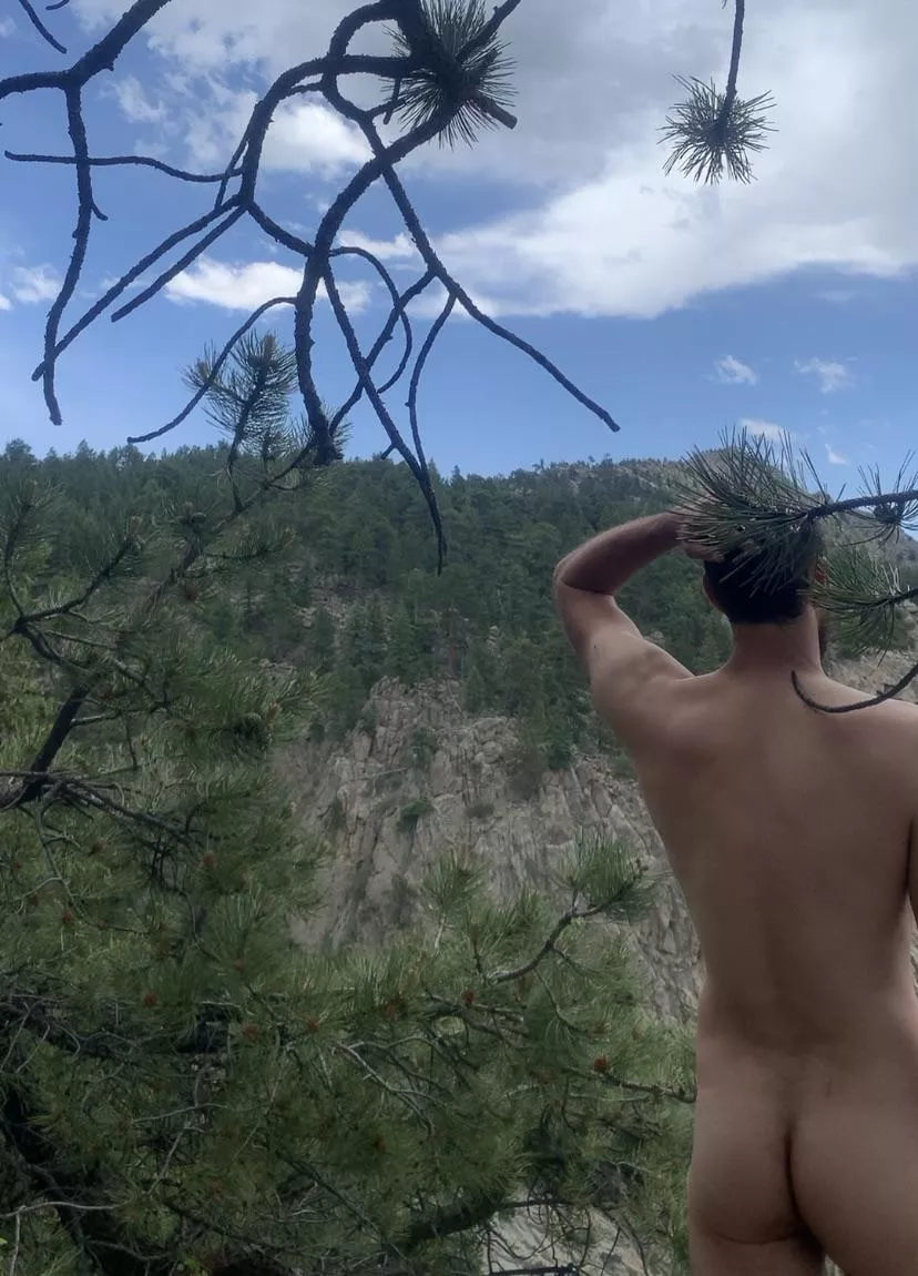 Happy summer solstice / nude hiking day! ☀️