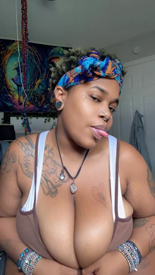 My boobies were made to give tittyfucks