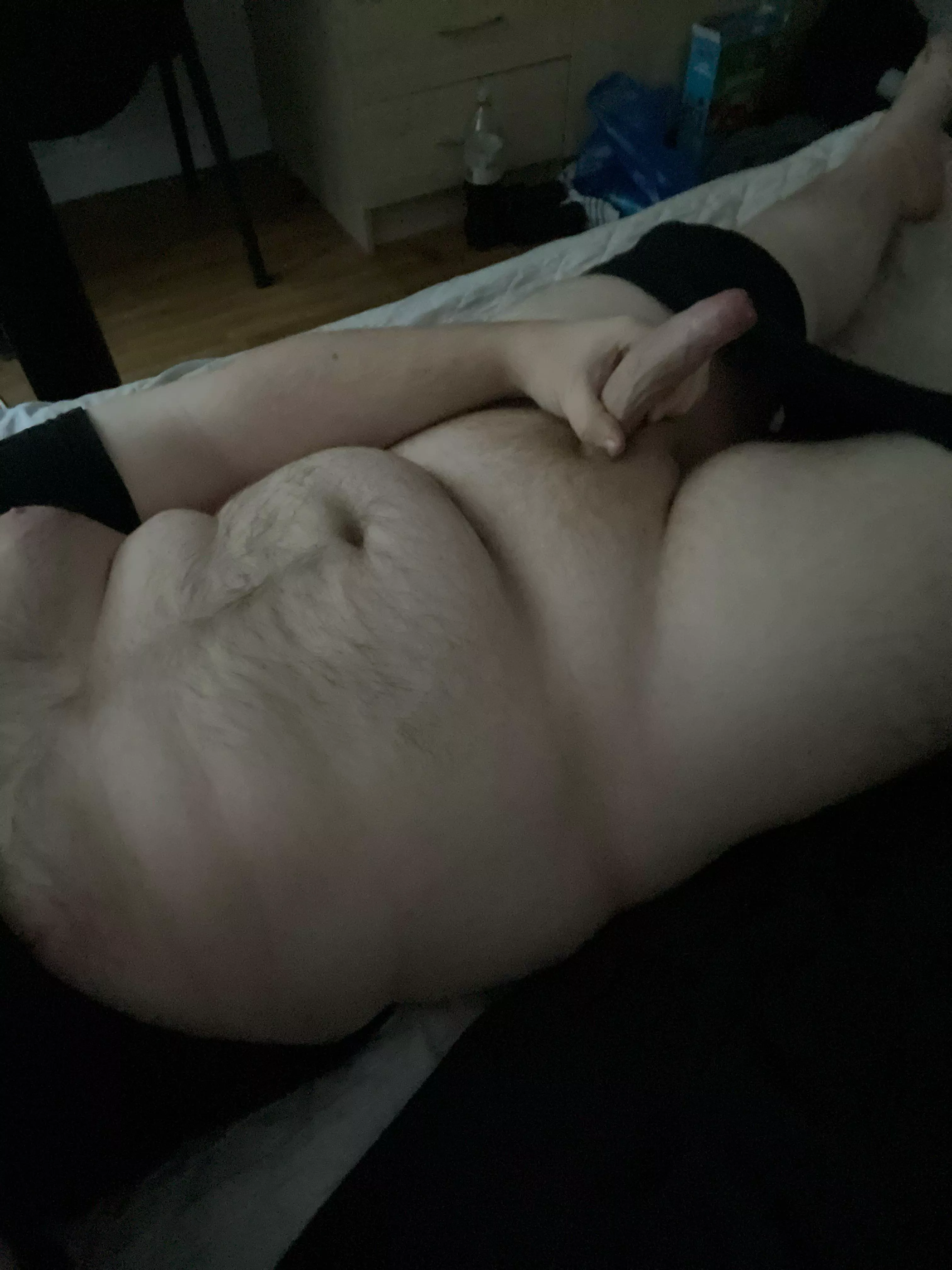 My horny and chubby body(DMs open)