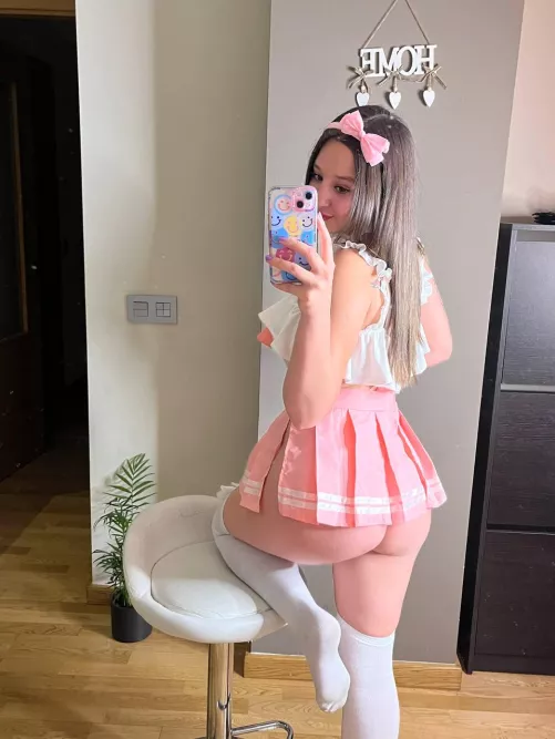 My skirt is too short 🙈