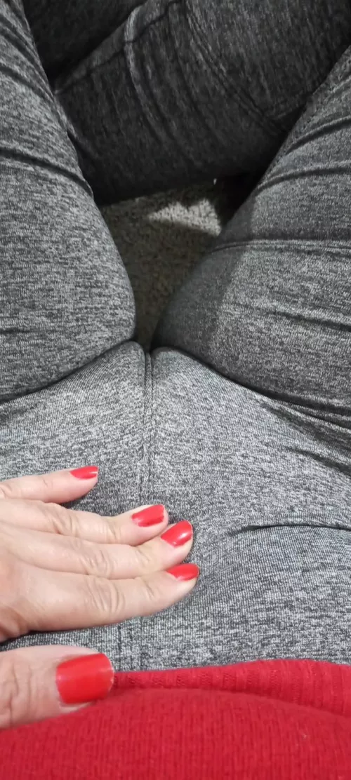 My tight camel toe wants to draw the attention of your tongue