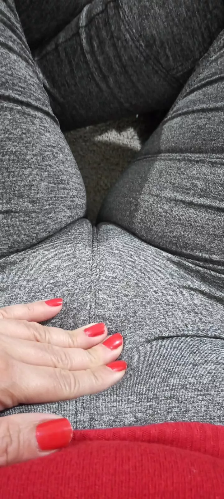 My tight camel toe wants to draw the attention of your tongue