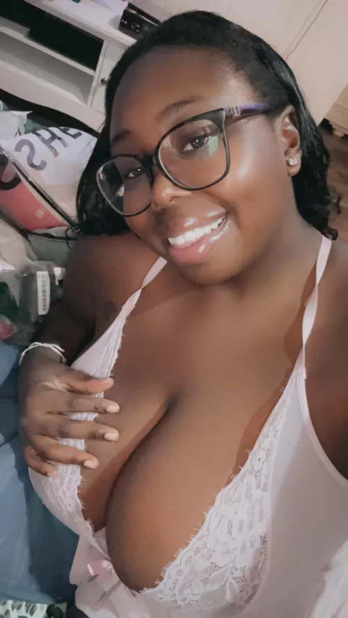 Newly single, who’s coming here 