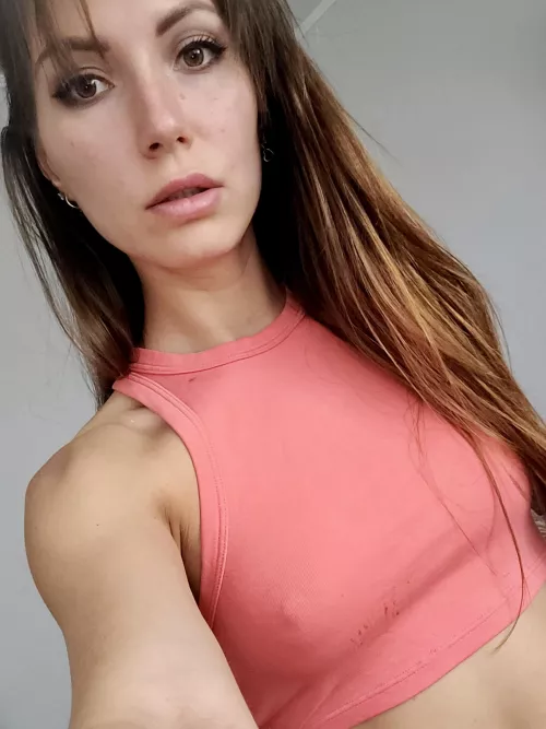 One more bra-free person