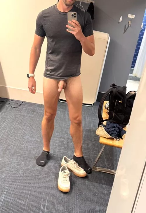 Quick stop by the office locker room in the middle of the workday 😈