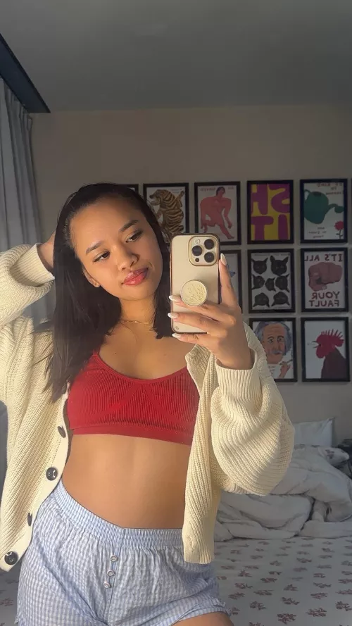 Sharing my selfie to be a good neighbor 