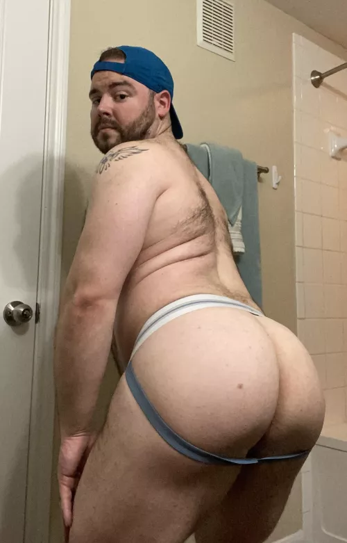 Snap my straps and slap my cheeks