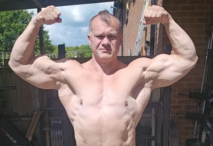 Sniff these sweaty pits