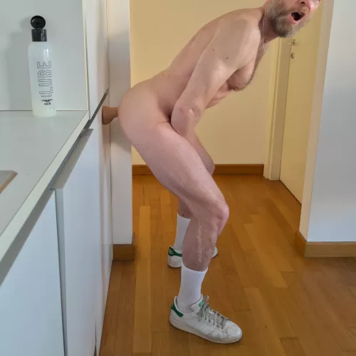 Some people stick magnets on the fridge. I have a more practical approach, do you agree? 😏😱🤤