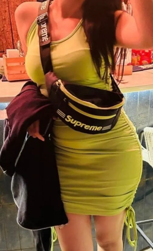 Such a sweet body, and those bra lines are yum too! 