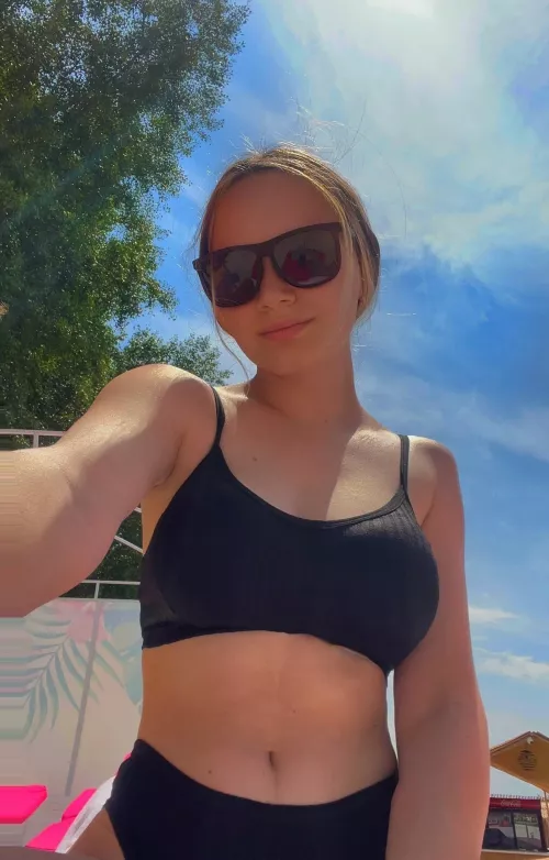 Summer is for midriffs