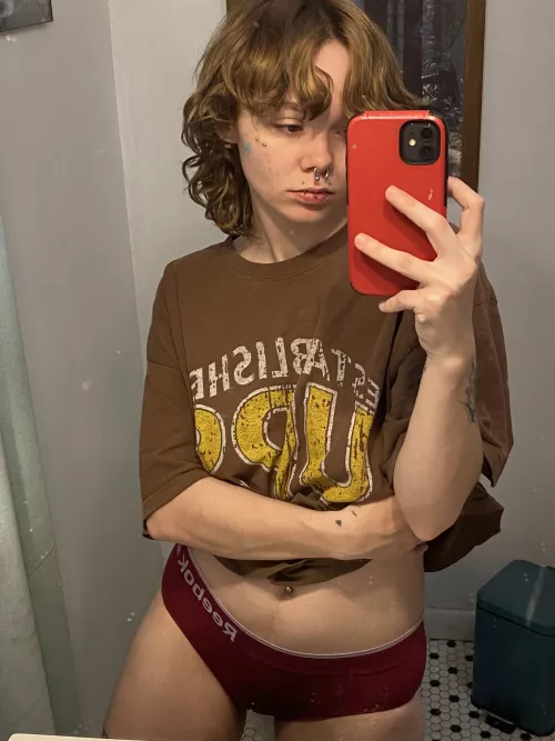 ur boi wants to send u dirty mirror pics🪞