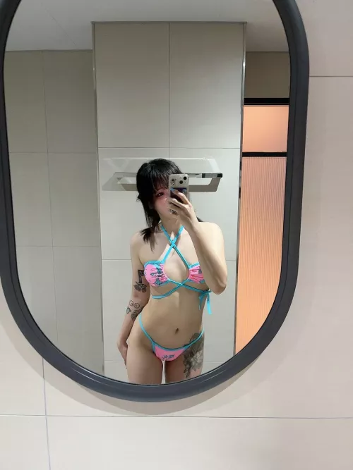 what caught your eyes first?
